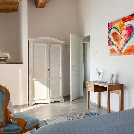Villa Dolcevista 4&2, Emma